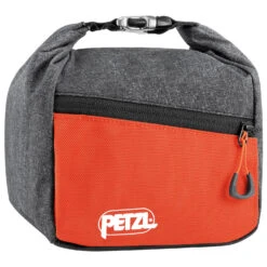 Petzl Sakab - Chalk Bag -Climbing Equipment petzl sakab chalk bag detail 4